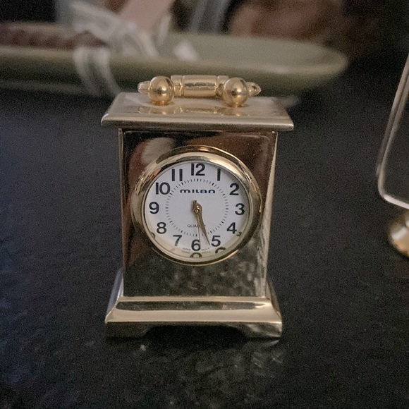 Mini Cute Table Clock For Home Deco - Picture 1 of 1